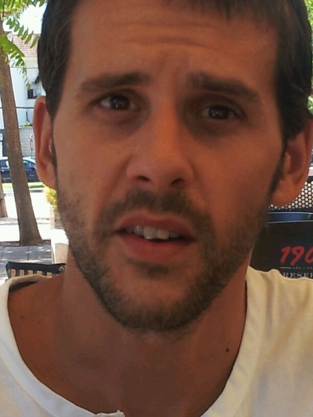 
			My name is EDUARDO 